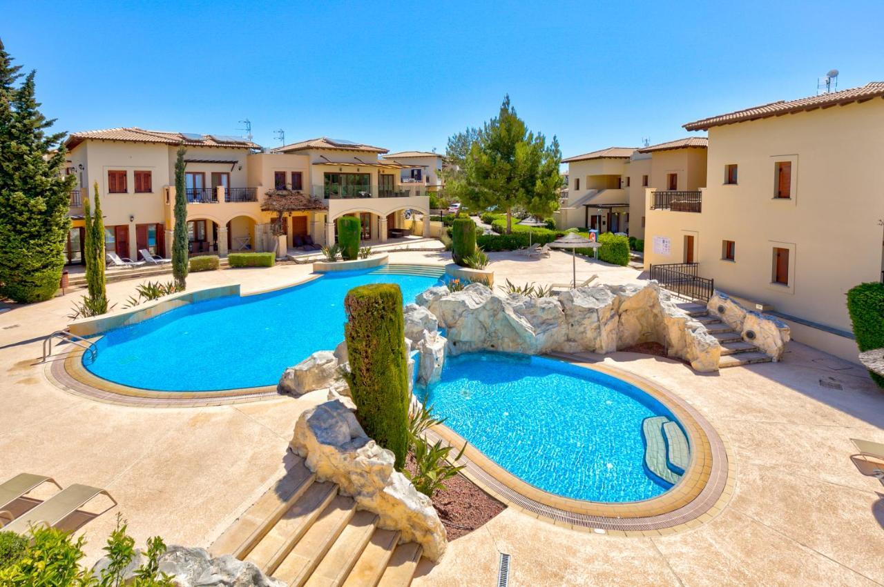 2 Bedroom Apartment Thalassa With Sea And Sunset Views, Aphrodite Hills Resort Kouklia Bagian luar foto